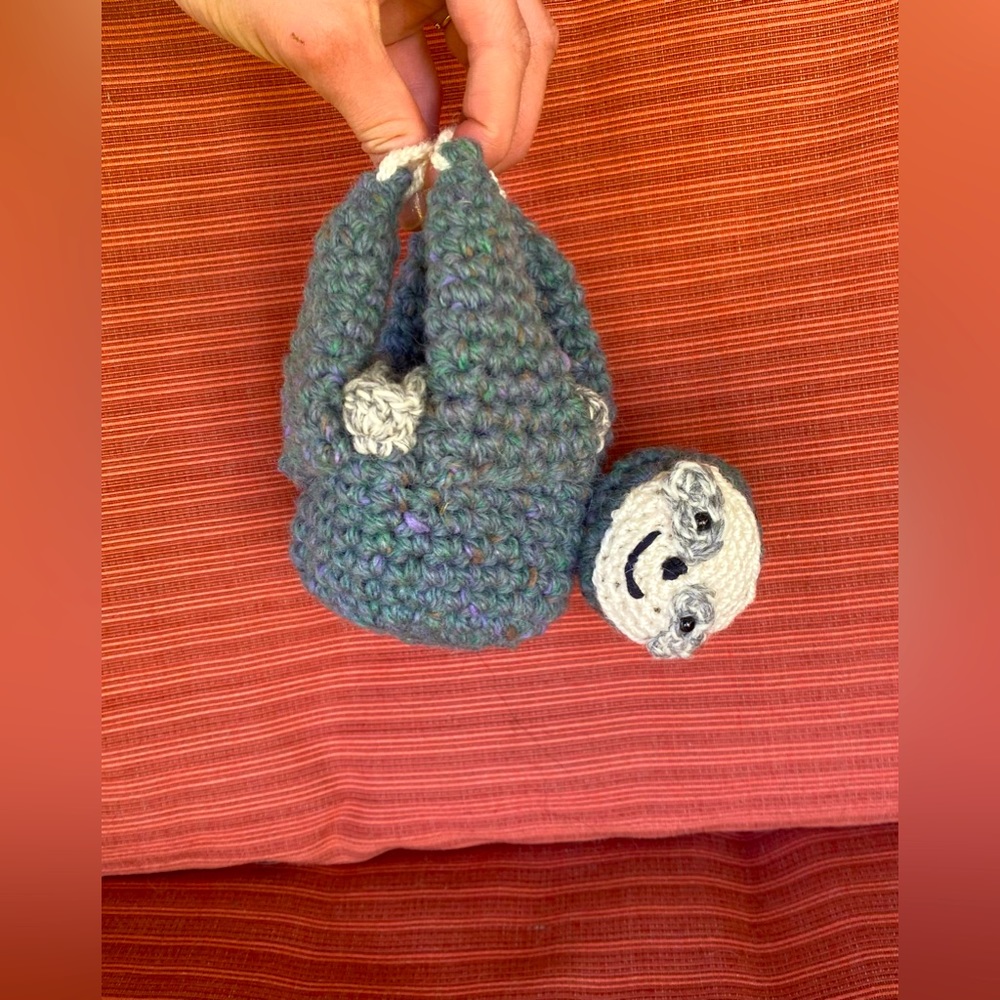 Little sloth crochet plant hanger. New.